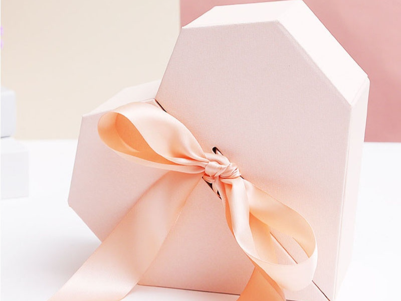 heart-gift-box